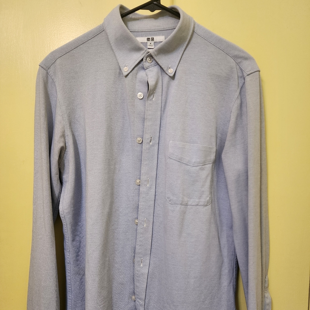 LikeNew Uniqlo Slim Fit Lght Blue Sze M Long Sleeve Button Down Mens with pocket